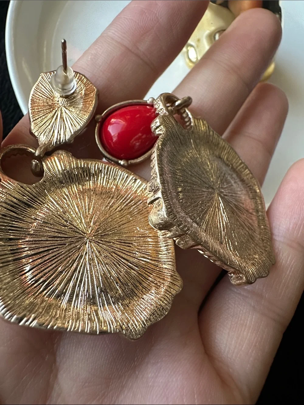 N/A elegant gold